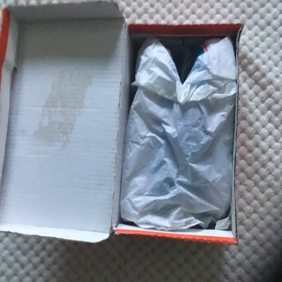 Girls blue and pink size 7 shoes NWT - Picture 8 of 9